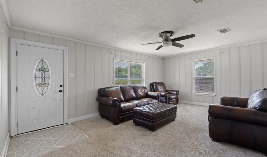 111 W Shelton St, Alvarado, TX 76009 - 3 Beds, 2 Bath
