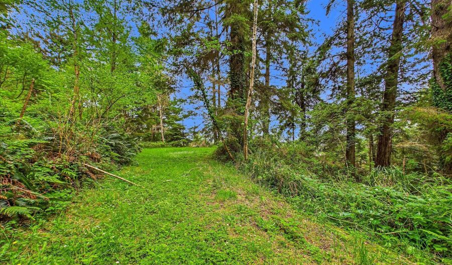 448 Tanglewood Rd, Arcata, CA 95521 - 4 Beds, 3 Bath