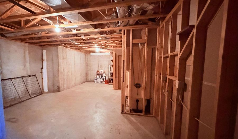 753 N Bramerton St, Andover, KS 67002 - 5 Beds, 3 Bath
