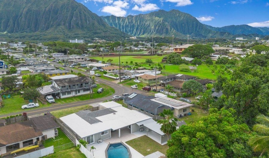 45-343 Namoku St, Kaneohe, HI 96744 - 6 Beds, 4 Bath