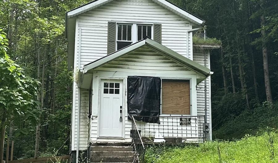 210 Callahan Ave, Appalachia, VA 24216 - 3 Beds, 2 Bath