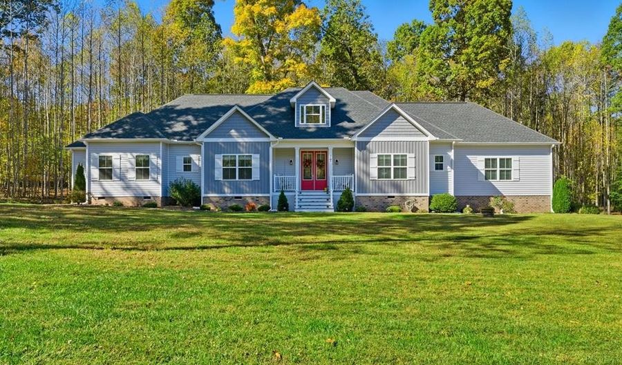 8000 Pembelton Dr, Amelia Court House, VA 23002 - 4 Beds, 5 Bath