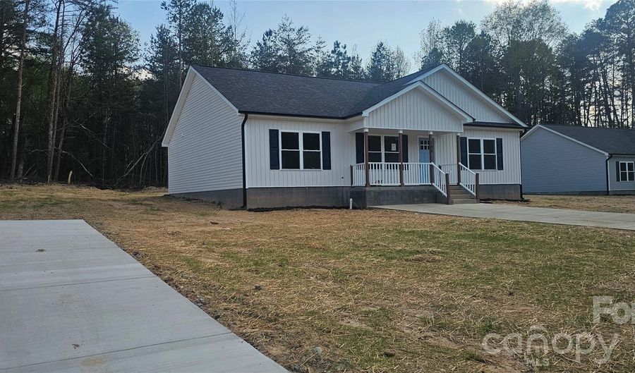 308 Zion Church Rd, Clover, SC 29710 - 3 Beds, 2 Bath