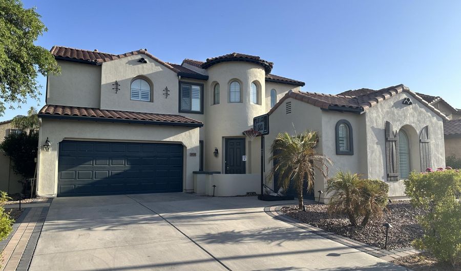 419 W Balsam Dr, Chandler, AZ 85248 - 4 Beds, 3 Bath
