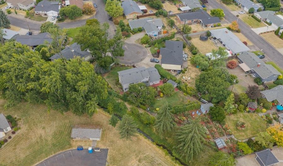 1112 26TH Ave, Albany, OR 97321 - 4 Beds, 3 Bath