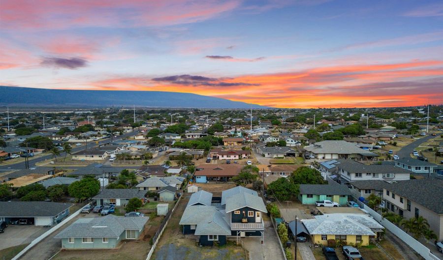 145 W Kane St, Kahului, HI 96732 - 6 Beds, 3 Bath