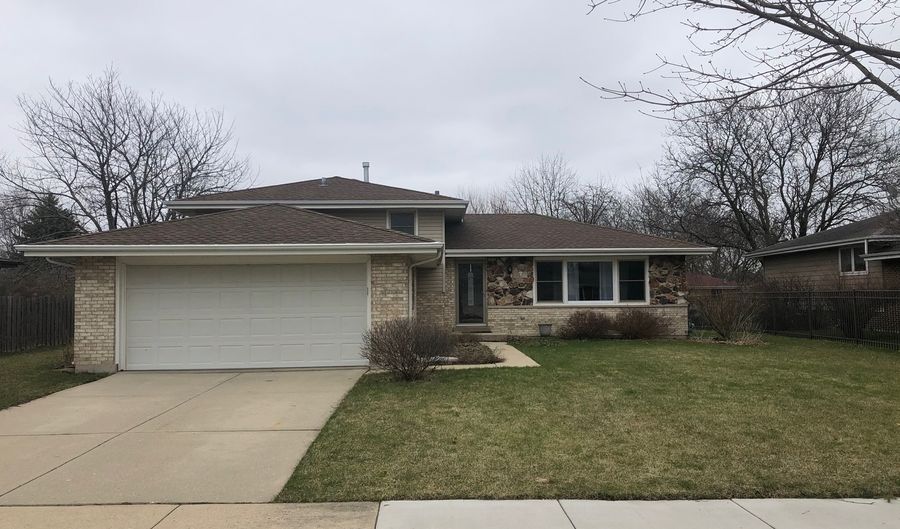 3841 N Galesburg Ct, Arlington Heights, IL 60004 - 3 Beds, 2 Bath