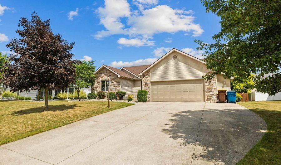 5383 Salmon Run, Auburn, IN 46706 - 3 Beds, 3 Bath