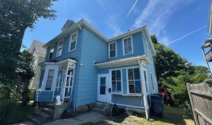 31 Amherst St, Boston, MA 02131 - 3 Beds, 2 Bath