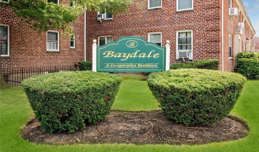 35-14 Clearview Expy 354, Bayside, NY 11361 - 1 Beds, 1 Bath