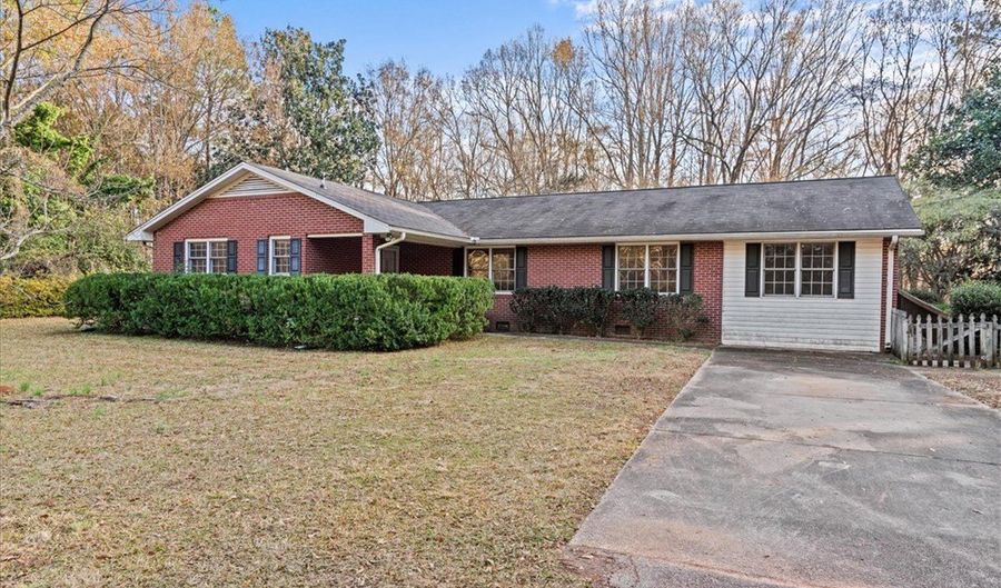 1740 Harris Bridge Rd, Anderson, SC 29621 - 2 Beds, 2 Bath