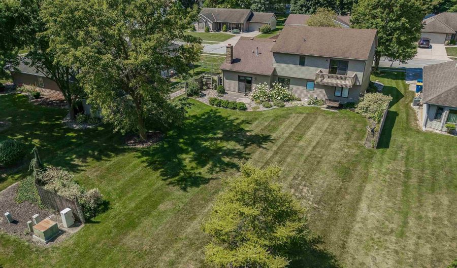 914 S Duesenberg Dr, Auburn, IN 46706 - 4 Beds, 3 Bath