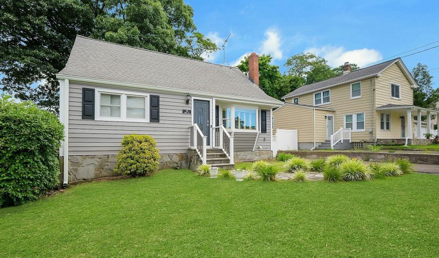 110 Herald Ave, Bridgeport, CT 06606 - 3 Beds, 3 Bath
