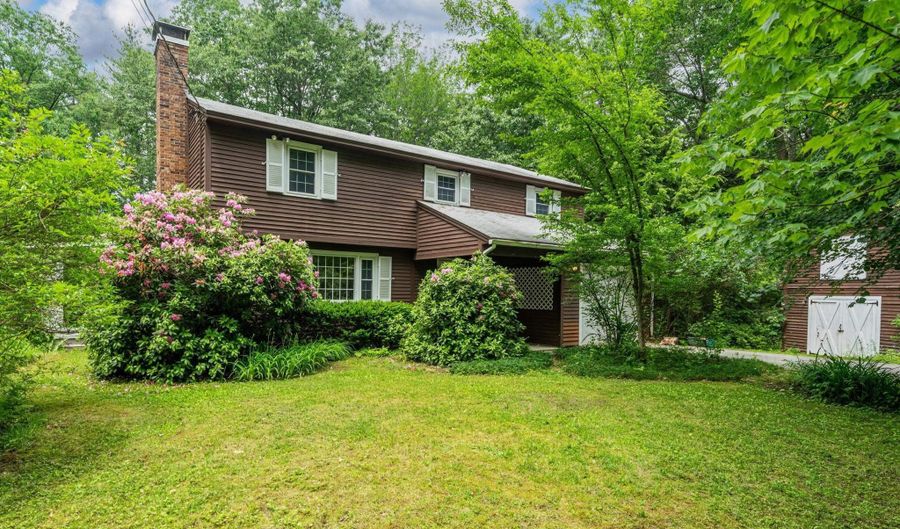 8 Pine Acres Rd, Amherst, NH 03031 - 4 Beds, 4 Bath