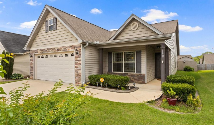 640 Clarion Ct, Boiling Springs, SC 29316 - 3 Beds, 2 Bath