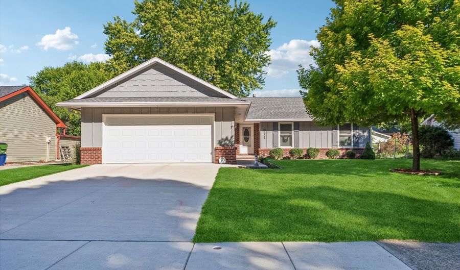 911 Mesa Verde Pl, Ames, IA 50014 - 3 Beds, 2 Bath