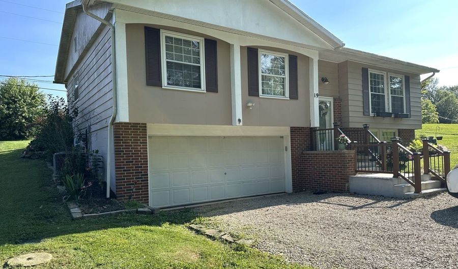 19 Park Lane Dr, Athens, OH 45701 - 4 Beds, 3 Bath