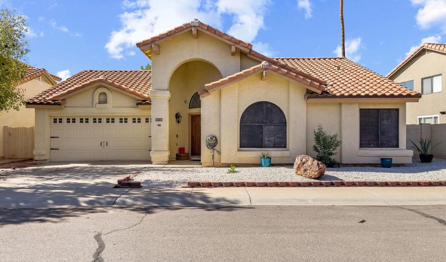 10733 W CLOVER Way, Avondale, AZ 85392 - 3 Beds, 2 Bath