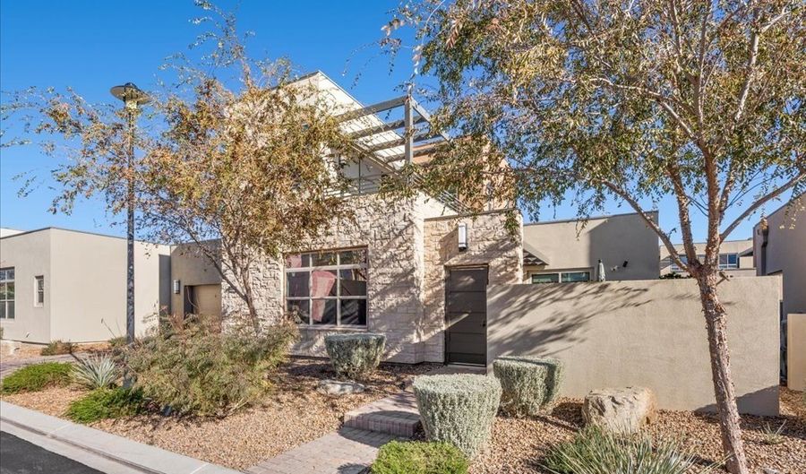 4262 Swift St, Las Vegas, NV 89135 - 2 Beds, 3 Bath