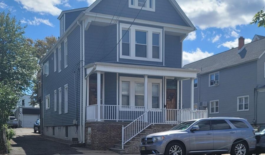 68 W 7th St, Bayonne, NJ 07002 - 4 Beds, 2 Bath