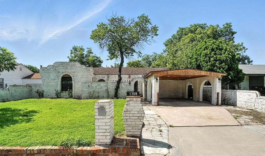 1709 S 19th St, Abilene, TX 79602 - 3 Beds, 1 Bath