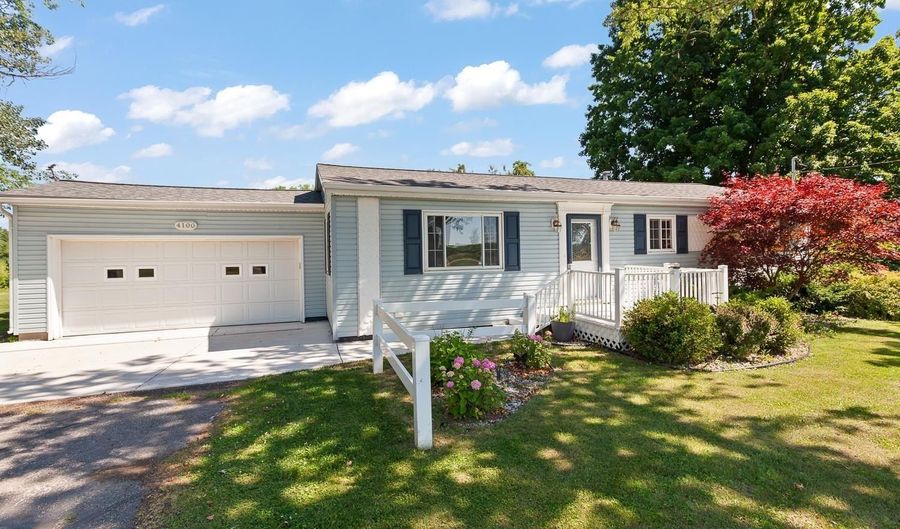 4100 Hunt, Adrian, MI 49221 - 3 Beds, 2 Bath