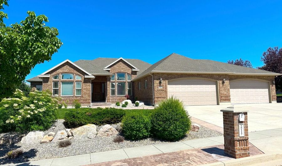 15117 S 2700 W, Bluffdale, UT 84065 - 7 Beds, 4 Bath