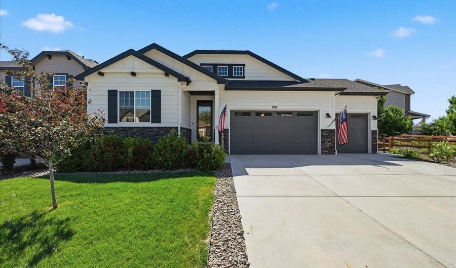 997 Blue Bell Rd, Berthoud, CO 80513 - 5 Beds, 3 Bath