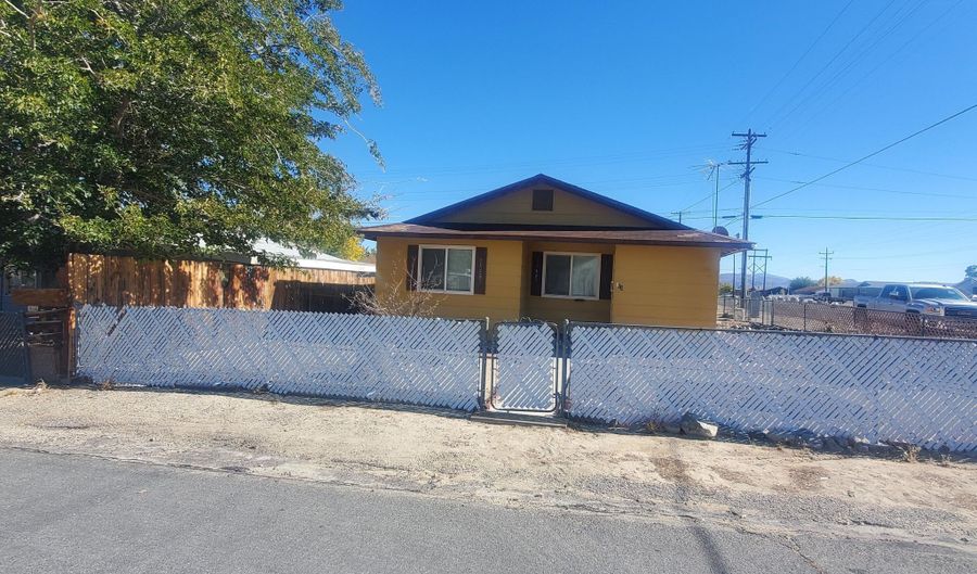 104 F St, Hawthorne, NV 89415 - 3 Beds, 2 Bath