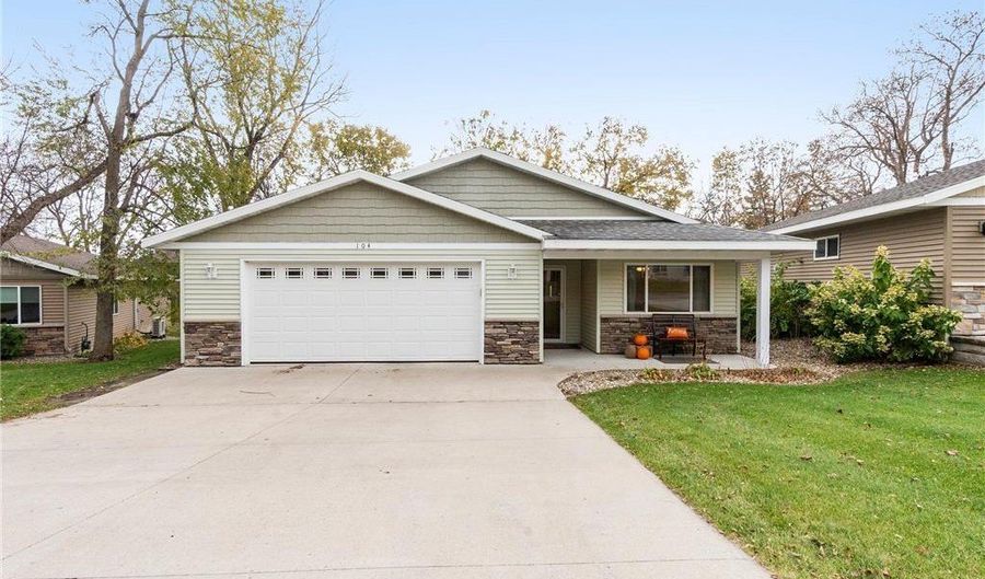 315 Fairgrounds Rd 104, Alexandria, MN 56308 - 3 Beds, 2 Bath