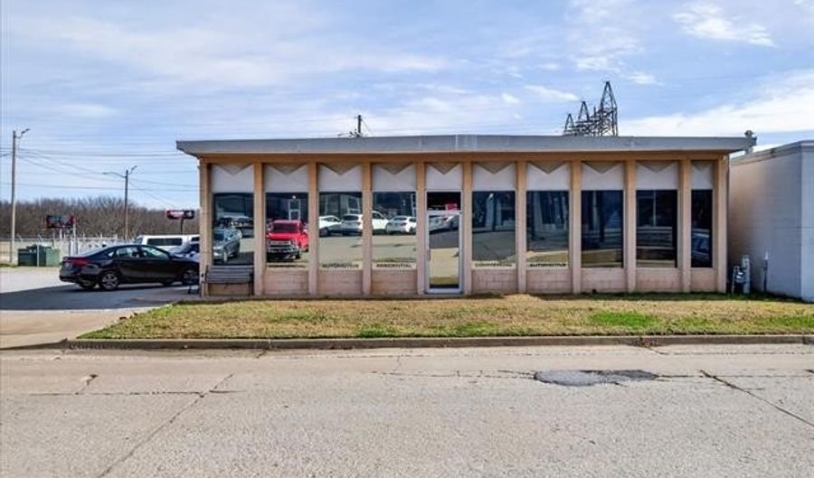 218 S Comanche Ave, Bartlesville, OK 74003 - 0 Beds, 0 Bath
