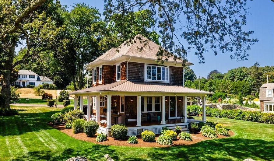 65 Spring St, North Kingstown, RI 02874 - 4 Beds, 2 Bath