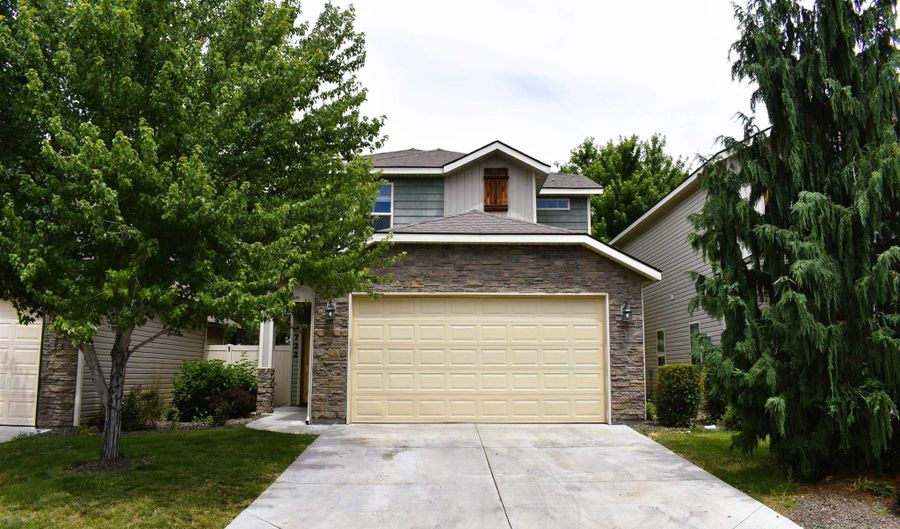 8722 W Pine Nut Ln, Boise, ID 83709 - 3 Beds, 3 Bath