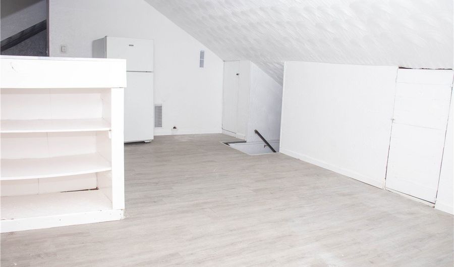 923 Baughman St C, Akron, OH 44320 - 1 Beds, 1 Bath