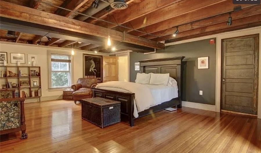 30 Bradford St, Bristol, RI 02809 - 4 Beds, 4 Bath