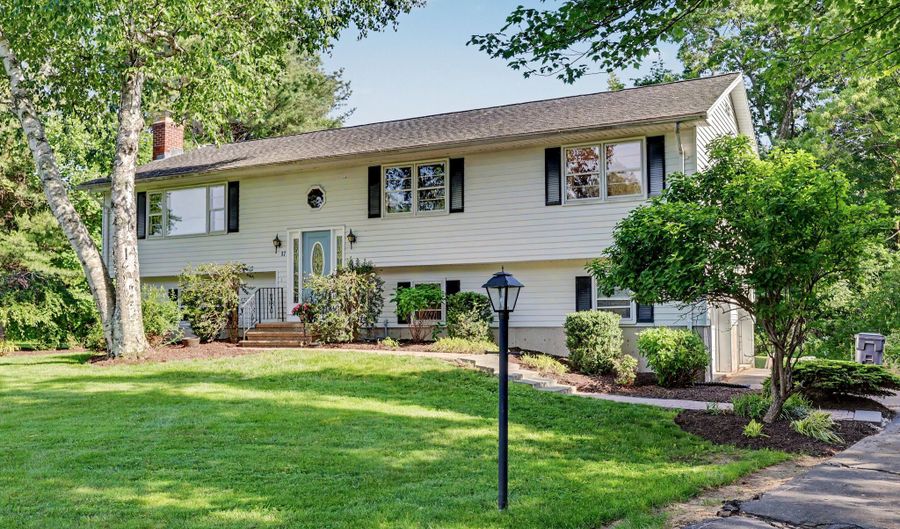 17 Green Hill Rd, Bethany, CT 06524 - 3 Beds, 2 Bath