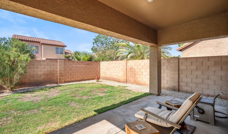 6903 W IVANHOE St, Chandler, AZ 85226 - 5 Beds, 2 Bath