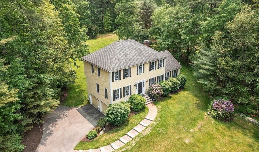28 Old Harvard Rd, Boxborough, MA 01719 - 4 Beds, 3 Bath