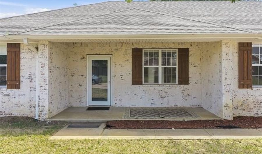 1908 S 6th Ave NW, Ardmore, OK 73401 - 3 Beds, 2 Bath