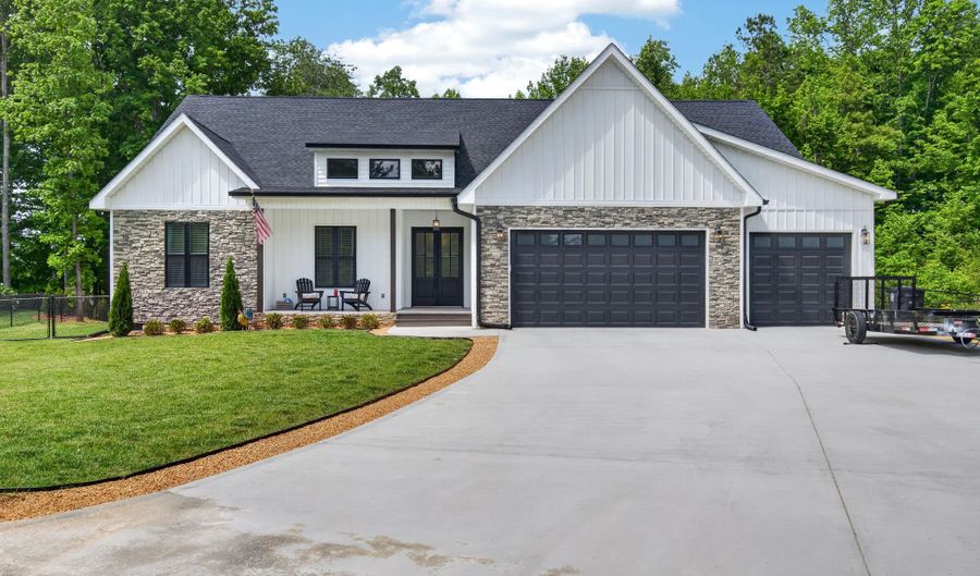 355 Shadows Lawn Dr, Athens, TN 37303 - 4 Beds, 2 Bath
