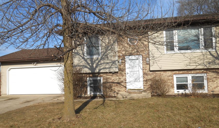 2303 Ashland Dr, Morris, IL 60450 - 3 Beds, 2 Bath