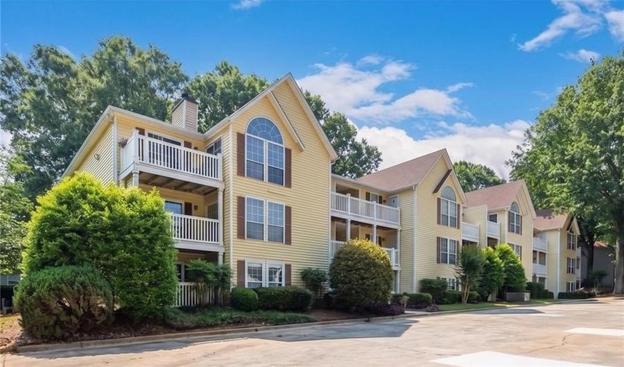 565 Old Cobblestone Trl, Avondale Estates, GA 30002 - 2 Beds, 2 Bath