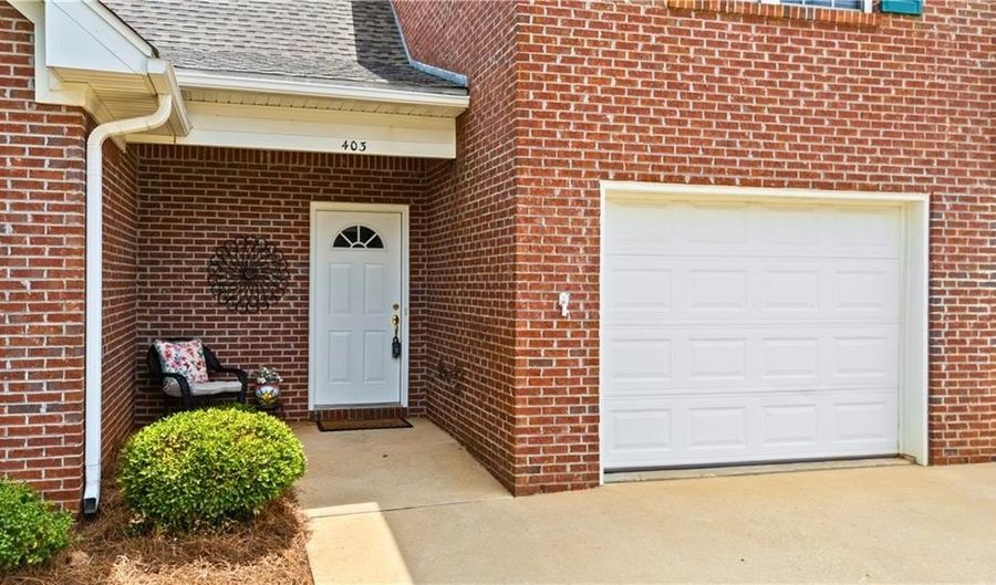 2428 UNIVERSITY Dr 403, Auburn, AL 36830 - 3 Beds, 3 Bath
