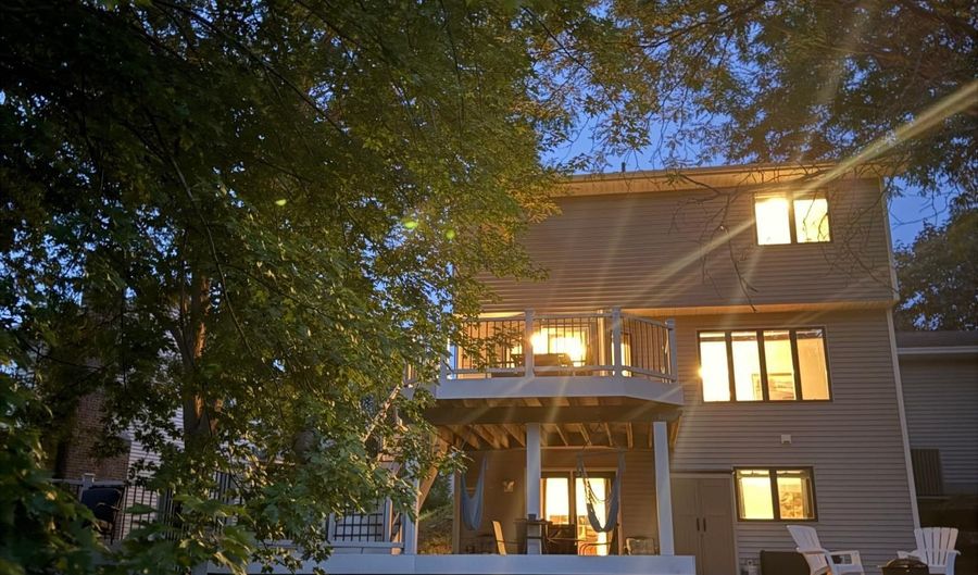 12904 Essex Way, Apple Valley, MN 55124 - 4 Beds, 4 Bath