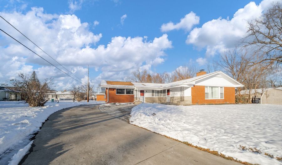 1708 Falls Ct, Anderson, IN 46012 - 2 Beds, 2 Bath