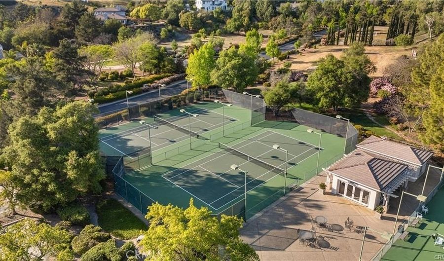 3807 Wendi Ct, Fallbrook, CA 92028 - 7 Beds, 6 Bath