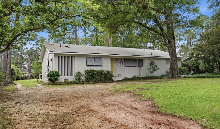 1812 Dawson Rd, Albany, GA 31707 - 4 Beds, 2 Bath