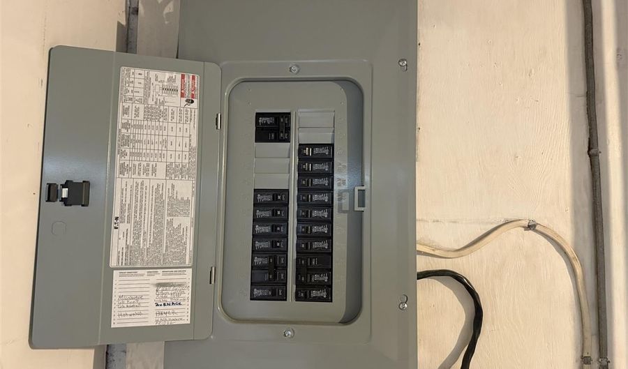 313 S 2nd St W, Aurora, MN 55705 - 3 Beds, 2 Bath