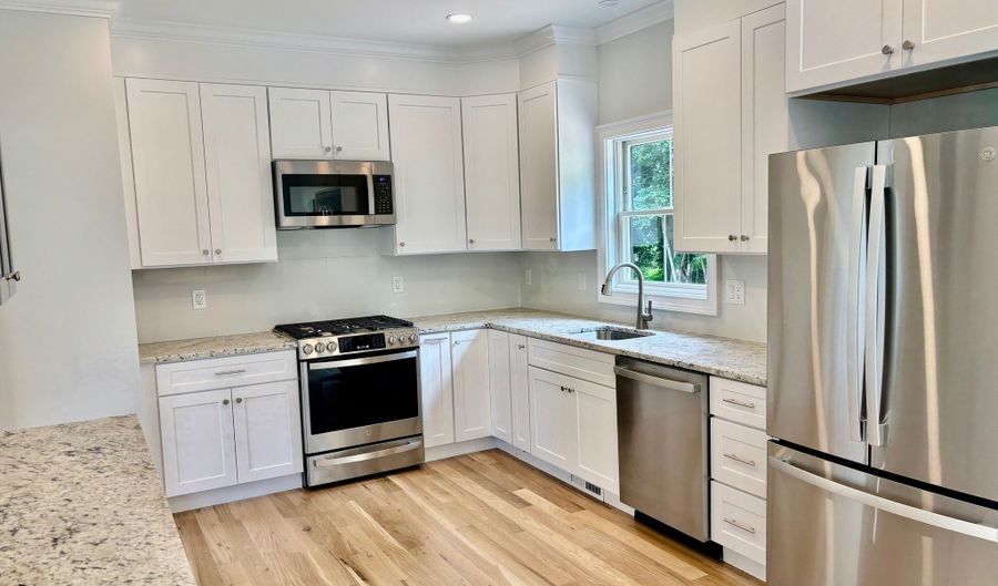 2 Gary Knls, Danbury, CT 06810 - 3 Beds, 3 Bath