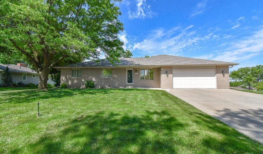 1703 S 2Nd St, Beatrice, NE 68310 - 4 Beds, 3 Bath